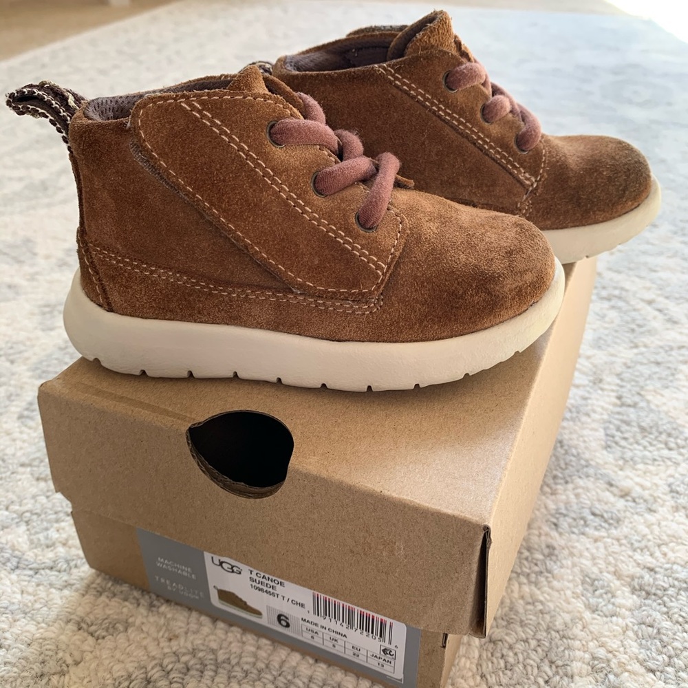 UGG Kids T Canoe Suede Boots